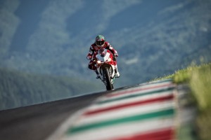 乐鱼体育网页版-从泥泞球场到世界舞台的崛起，从泥泞到白昼