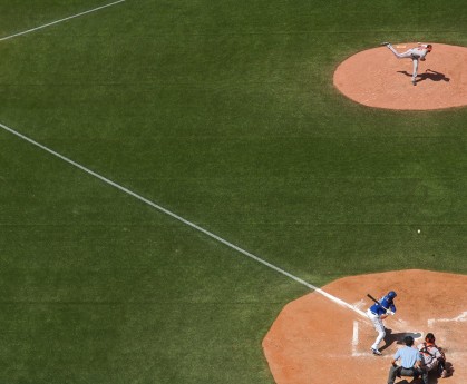 乐鱼体育网站入口-巴萨年轻中卫崛起，未来防线支柱诞生，巴萨青训中卫